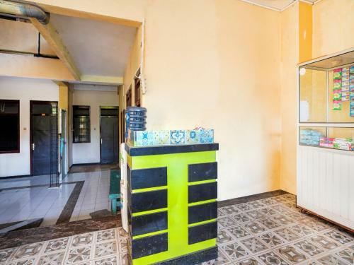 Hotel Oyo 3842 Eiffel Ketintang Unesa Syariah