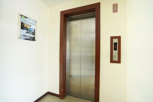 Hotel Oyo Life 3164 D'inn Residence