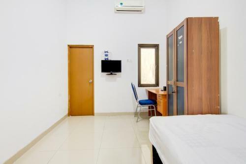 Hotel Oyo Life 89990 Kost Waterfront 75 Sub