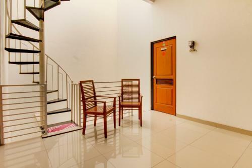 Hotel Oyo Life 89990 Kost Waterfront 75 Sub