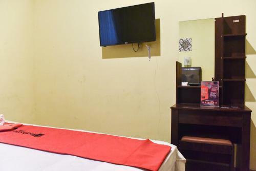 Hostal Reddoorz Near Surabaya Town Square