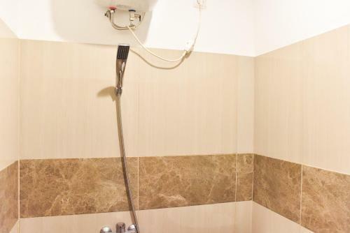 Hostal Reddoorz Near Surabaya Town Square