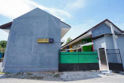 Hotel Spot On 2591 Griya Demangan Syariah