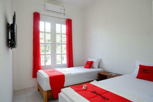 Hotel Reddoorz Plus Near Ums Solo