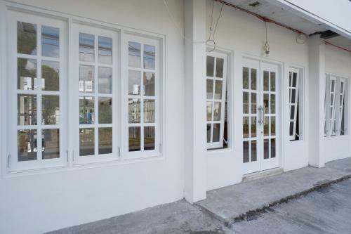 Hotel Reddoorz Plus Near Ums Solo