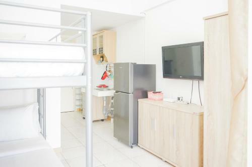 Comfort Studio Apartment M-town Residence By Travelio
