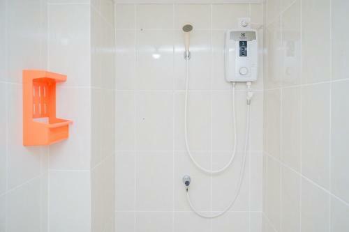 Comfort Studio Apartment M-town Residence By Travelio