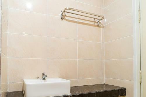 Hostal Reddoorz Plus Near Teras Kota 3