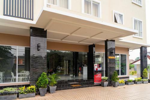 Hostal Reddoorz Plus Near Teras Kota 3