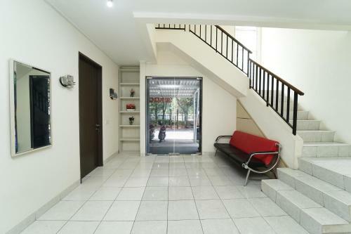 Hostal Koolkost Near Universitas Prasetiya Mulya