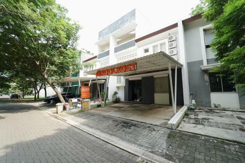 Hostal Koolkost Near Universitas Prasetiya Mulya