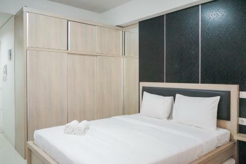 Comfy Studio At Trimezia Beverly Apartment By Travelio