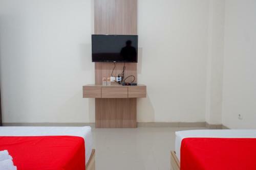 Hostal Reddoorz Near Pacific Mall Tegal 2