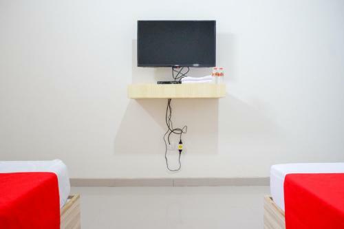 Hostal Reddoorz Near Pacific Mall Tegal 2