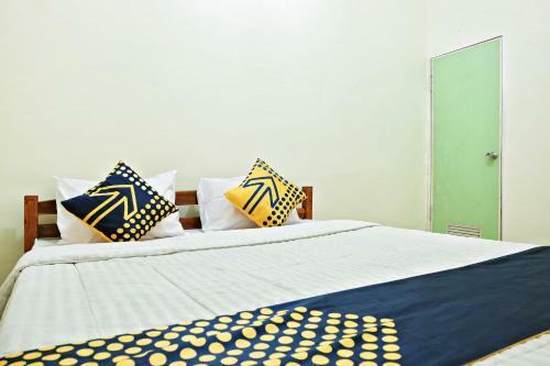 Hotel Spot On 2742 R5 Homestay