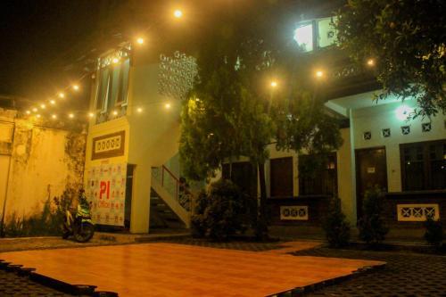 Hostal Reddoorz Plus Near Taman Sari 2