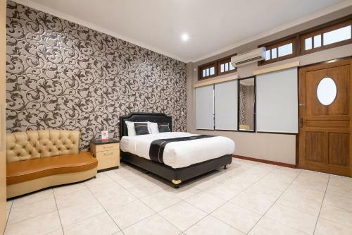 Hotel Oyo 2469 Sutomo Homestay