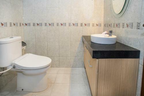 Hotel Oyo 2469 Sutomo Homestay