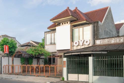Hotel Oyo 2469 Sutomo Homestay