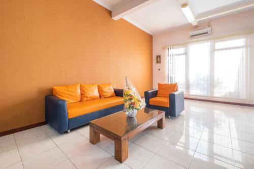 Hotel Oyo 2469 Sutomo Homestay