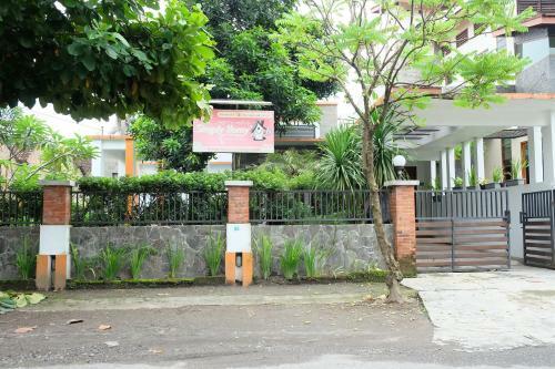 Villa 4 Kamar Full AC Dekat Alun-alun Kidul