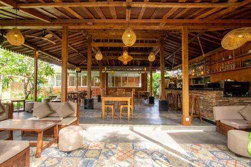 Hotel Moson Resort And Restaurant Legian
