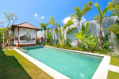 Exclusive Villas Complex 7 Br Seminyak Center W Staff