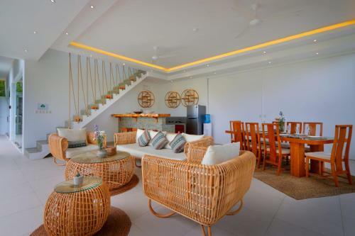 Exclusive Villas Complex 7 Br Seminyak Center W Staff