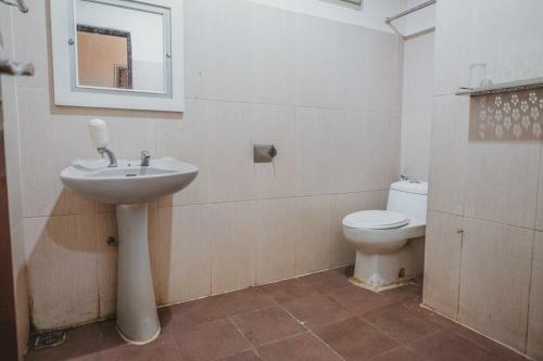 Hostal Reddoorz Plus @ Tanjung Karang Lampung 2