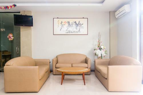 Hotel Oyo 1867 Kara Guest House
