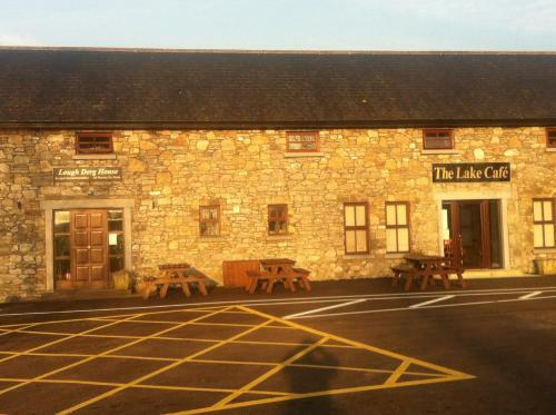 Hostal Lough Derg House & The Lake Cafe