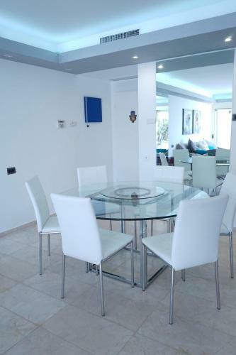 Amdar Residence Apartment - Private Pool, Sea View & Sauna