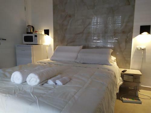 Hostal Mediterranean Inn ??? ??? ?????? ????? ?? ??????