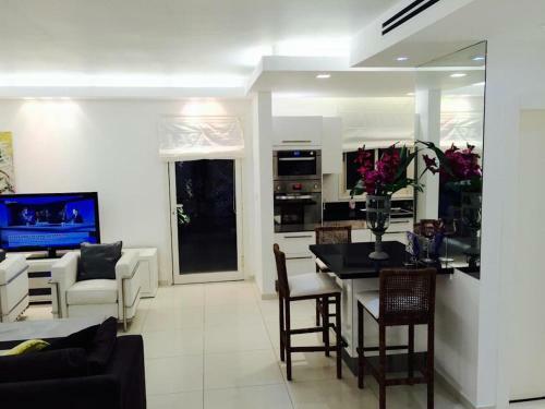 Bed & Breakfast Regency Residence With Pool - Next The Beach