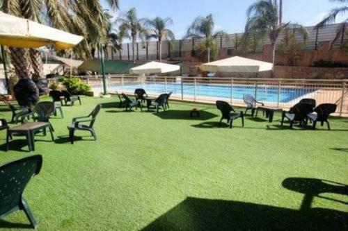 Gorgeous Private Garden Apartment With Pool And Gym