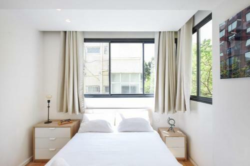 Apartamento Industrial Chic 2br In Dizengoff 35 By Holyguest