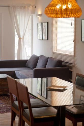 Apartamento Astonishing Renovated And Spacious 1br Apt