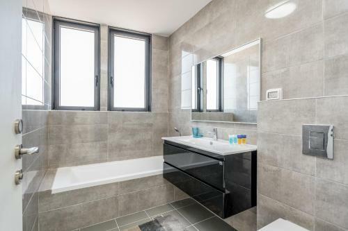 Apartamento J Tower - Fantastic View - Top Location - Private Parking