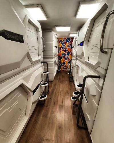 Albergue Capsule Space-x
