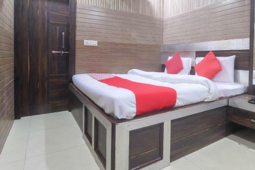 Oyo 67212 Jain Hotels & Isbt Agra