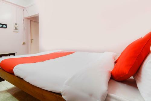 Hotel Oyo 28627 Royal Guest House
