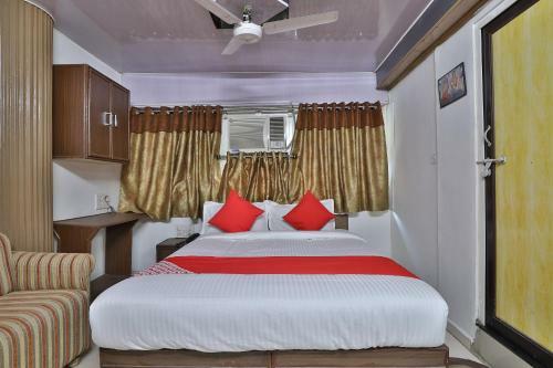 Oyo 80317 Collection O Hotel Maninagar Residency