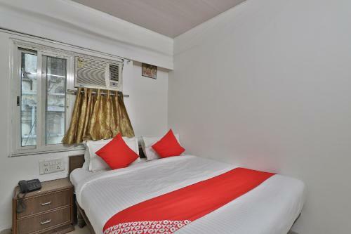 Oyo 80317 Collection O Hotel Maninagar Residency