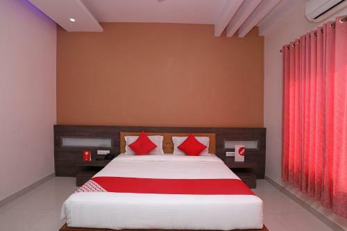 Hotel Capital O 19810 Golden Bagh Resort