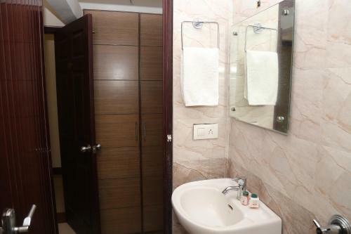 Hotel Kodavath Regency