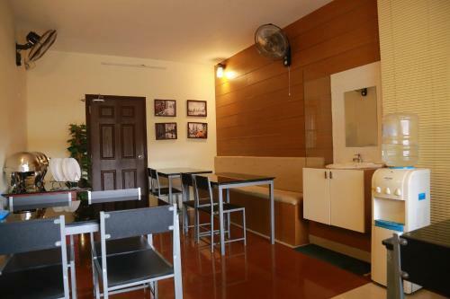 Hotel Kodavath Regency