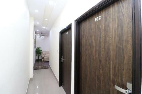 Oyo 23235 Hotel Roopmahal & Restaurant