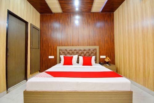 Oyo 39867 Hotel Arora Inn