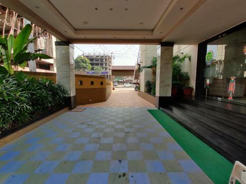Hotel Pride Biznotel - The Maison Anand