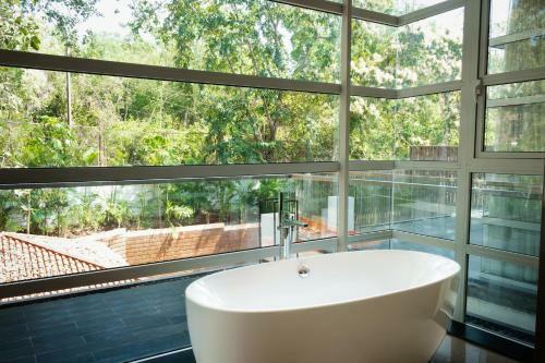 Luxurious 4bhk Private Pool Villa Seis At Arpora